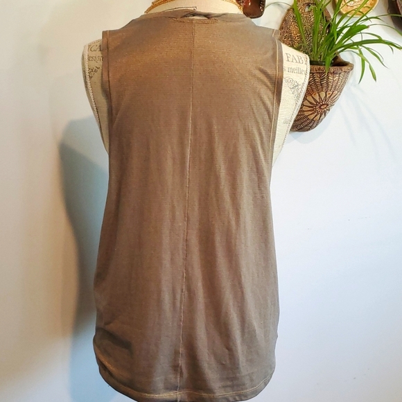 Lululemon tank top - Picture 4 of 8